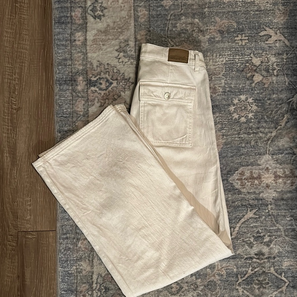 American Eagle White High-Waisted Wide Leg Pants